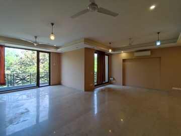 Room in 4 BHK Builder Floor at Vasant Vihar – for Rent