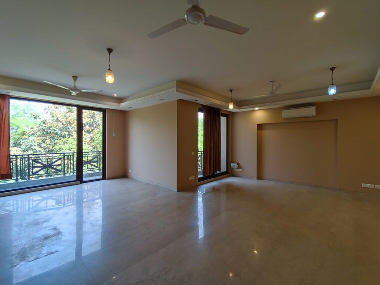 Room, vasant vihar 4 Bedroom 4200 Sq.Ft. Builder Floor In Vasant Vihar Delhi 9198876