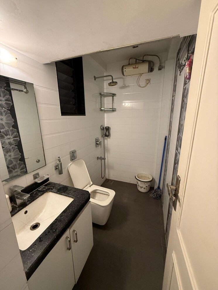 Team Area, palacia-kingston 1.5 Bedroom 750 Sq.Ft. Apartment In Thane West Thane 9198884