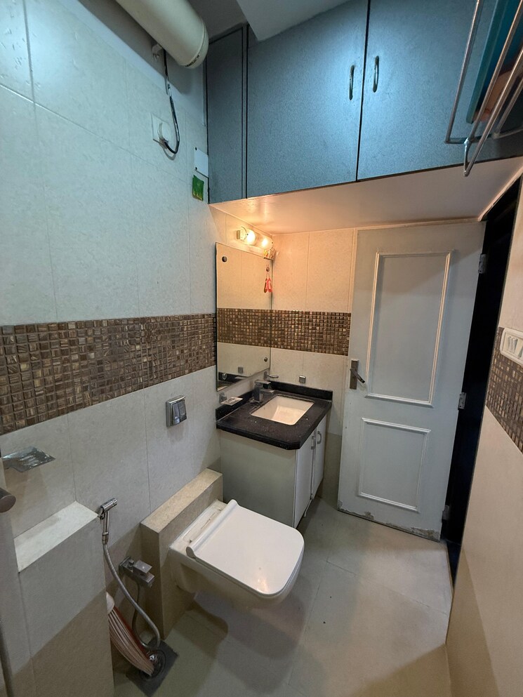 Team Area, palacia-kingston 1.5 Bedroom 750 Sq.Ft. Apartment In Thane West Thane 9198884