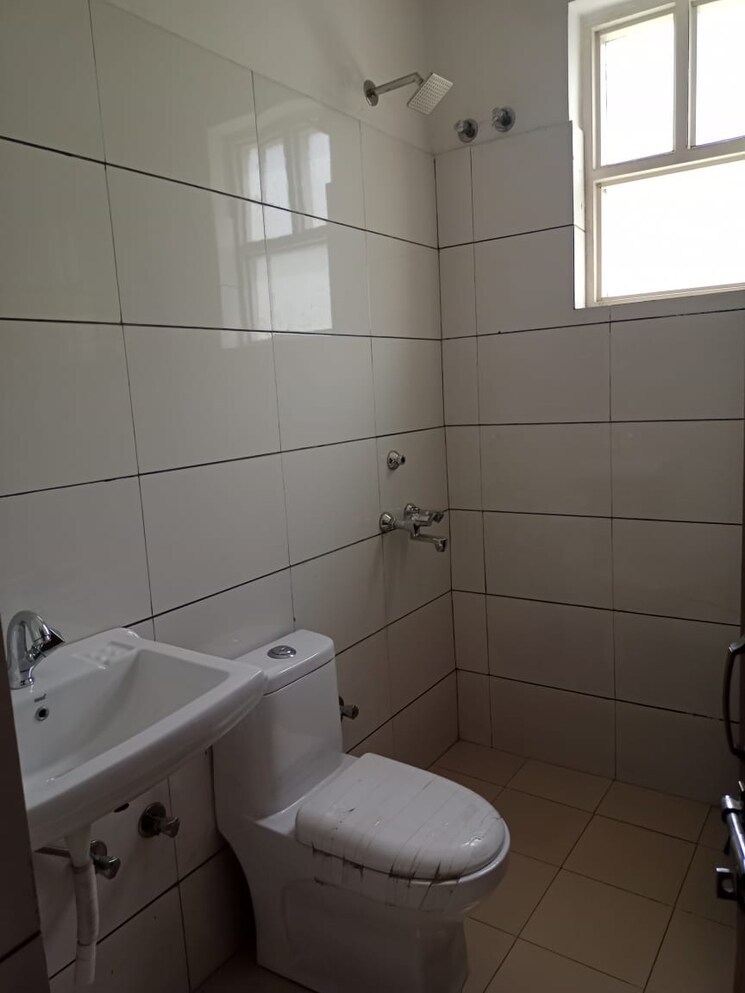 Bathroom, amolik-sankalp 3 Bedroom 1000 Sq.Ft. Apartment In Sector 85 Faridabad 9198895