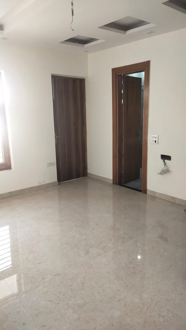 Cover Image, sector 84 4 Bedroom 325 Sq.Yd. Builder Floor In Sector 84 Faridabad 9199004