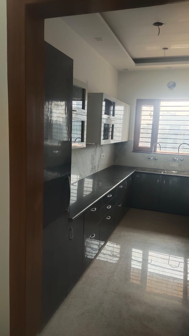 Kitchen, sector 84 4 Bedroom 325 Sq.Yd. Builder Floor In Sector 84 Faridabad 9199004