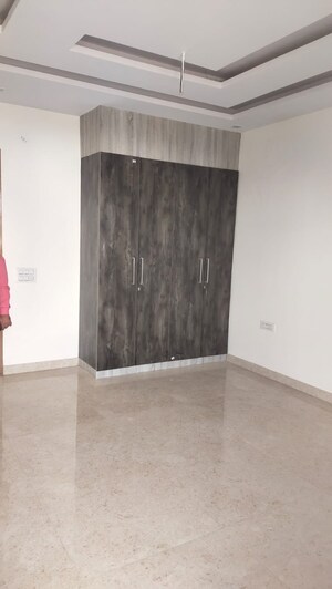 Room in 4 BHK Builder Floor at Sector 84 – for Sale