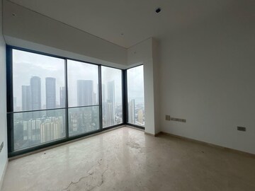 Room in 4 BHK Apartment at Rustomjee Crown, Prabhadevi – for Rent
