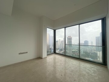 Room in 4 BHK Apartment at Rustomjee Crown, Prabhadevi – for Rent