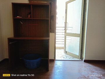 Room in 1 RK Apartment at Amrapali Pan Oasis, Sector 70 – for Rent