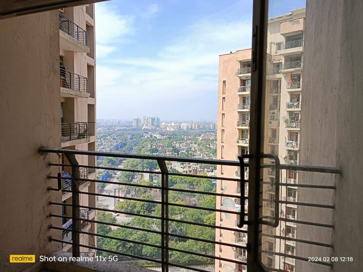 Exterior View, amrapali-pan-oasis 1 RK 400 Sq.Ft. Apartment In Sector 70 Noida 9199033