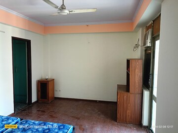 Room in 1 RK Apartment at Amrapali Pan Oasis, Sector 70 – for Rent