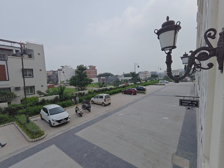 Exterior View, uchdpl-veridia-oakwood-enclave 4 Bedroom 2385 Sq.Ft. Apartment In Wave City Ghaziabad 9199067