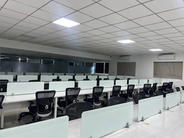 Team Area, senapati bapat road Commercial Office Space 4200 Sq.Ft. In Senapati Bapat Road Pune 9199037