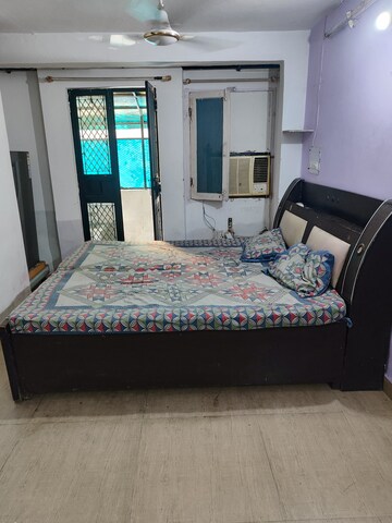 Bedroom in Studio Apartment at Vijayant Enclave, Sector 29 – for Rent