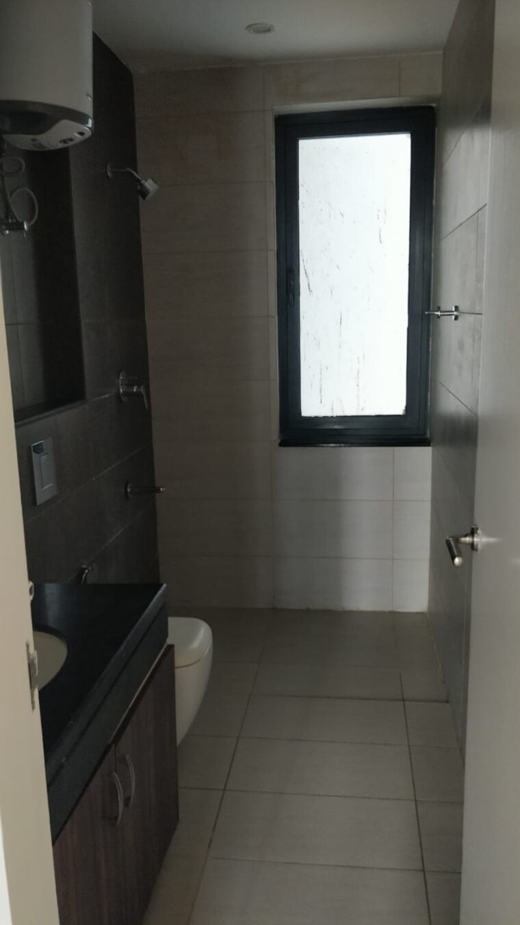 Bathroom, m3m-golf-estate 3.5 Bedroom 3967 Sq.Ft. Apartment In Sector 65 Gurgaon 9199073