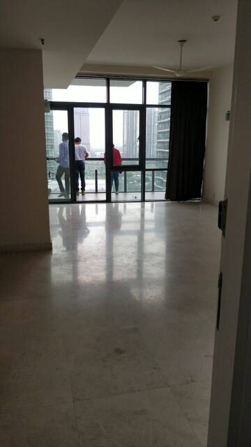 Room in 3.5 BHK Apartment at M3M Golf Estate, Sector 65 – for Rent