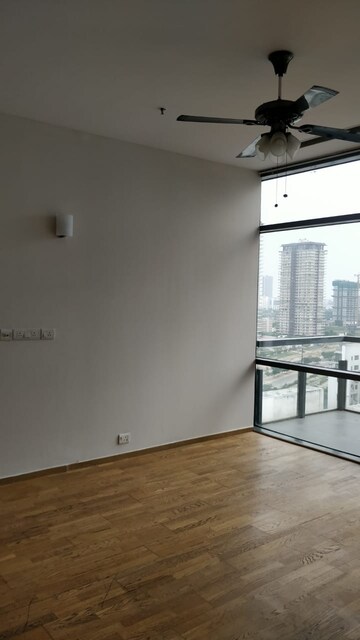 Room in 3.5 BHK Apartment at M3M Golf Estate, Sector 65 – for Rent