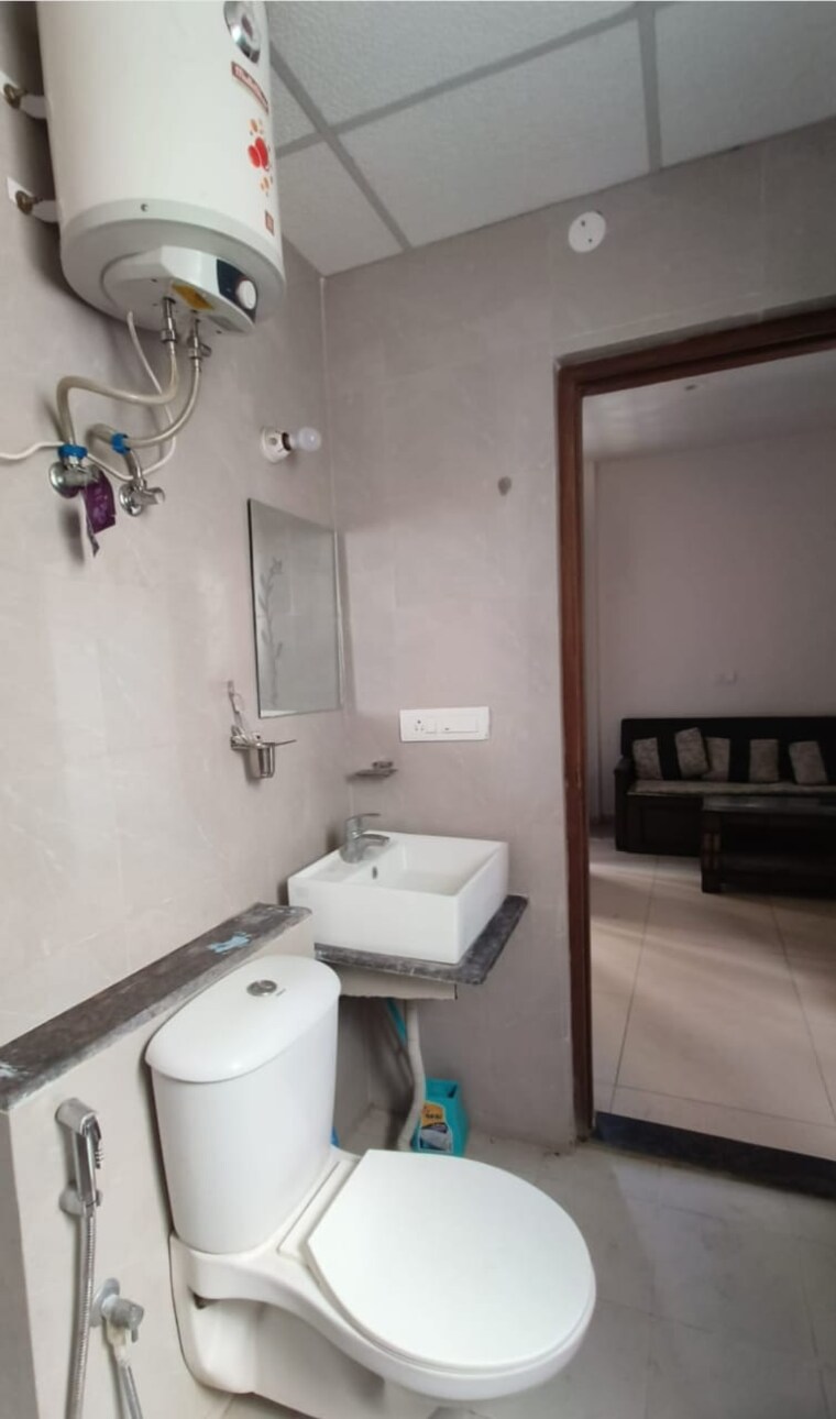 Bathroom, sushma-chandigarh-grande 1 Bedroom 725 Sq.Ft. Apartment In Lohgarh Zirakpur 9199061