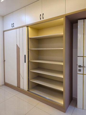 Room in 3 BHK Apartment at Rajapushpa Provincia, Narsingi – for Rent