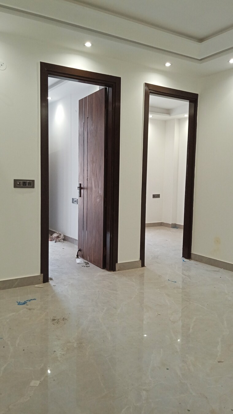 Living Room, igi airport area 2 Bedroom 600 Sq.Ft. Apartment In Igi Airport Area Delhi 9199121