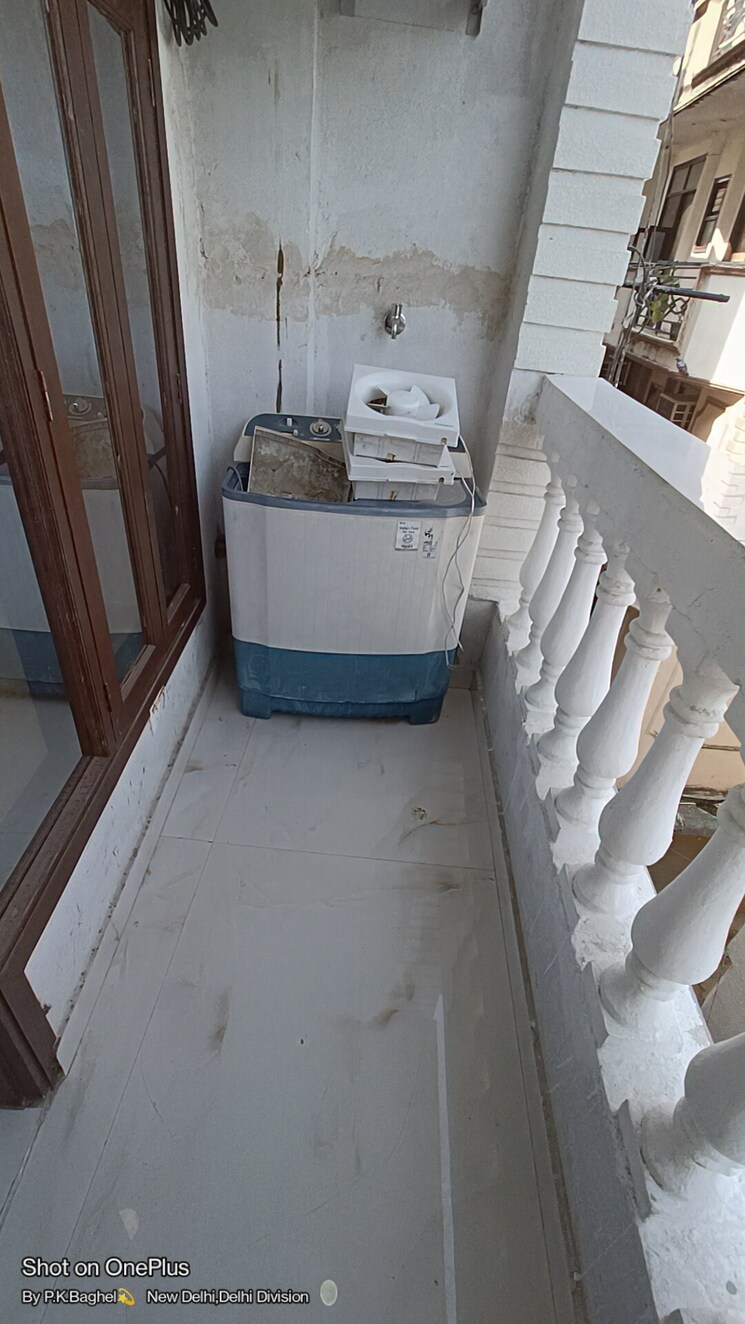 Balcony, govindpuri 3 Bedroom 950 Sq.Ft. Builder Floor In Govindpuri Delhi 9199154