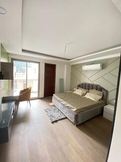 4 BHK + Servant Room Apartment For Sale in DLF The Ultima
