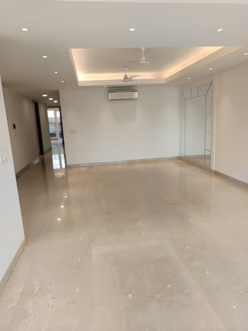 Room in 2 BHK Apartment at Central Park II-The Room, Sector 48 – for Sale