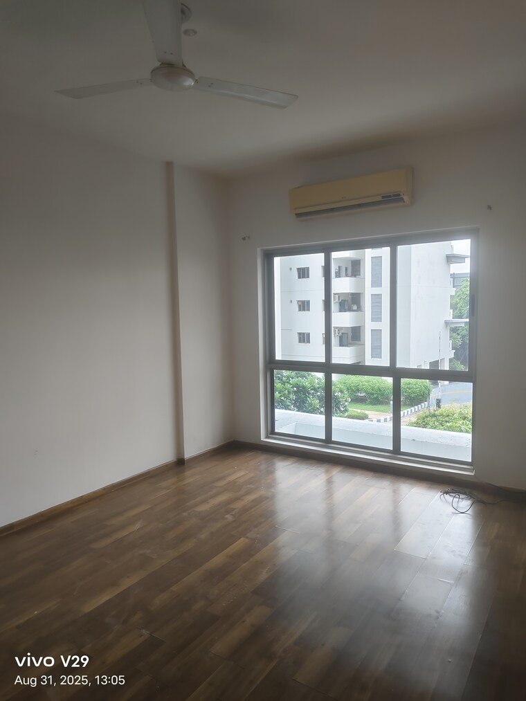 Room, tata-primanti-phase-2 3 Bedroom 2550 Sq.Ft. Apartment In Sector 72 Gurgaon 9199278