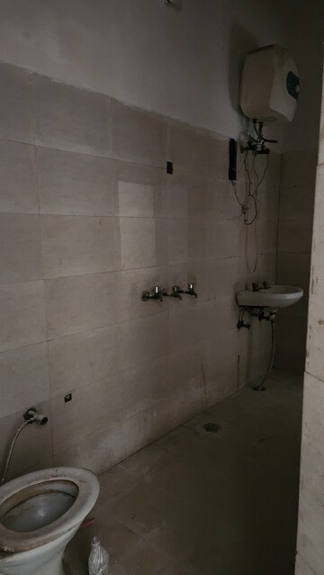 Bathroom in 2 BHK Builder Floor at Spring Field, Sector 31 – for Rent