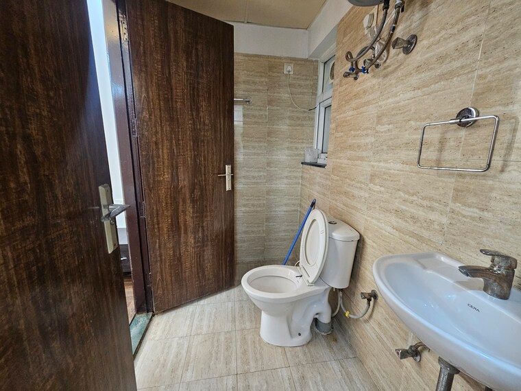 Bathroom, bptp-parkland 3 Bedroom 190 Sq.Ft. Builder Floor In Sector 75 Faridabad 9199456