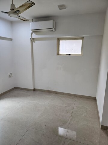 Bedroom in 4 BHK Apartment at Mahesh Jai Arati, Chembur – for Rent