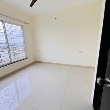 Room in 2 BHK Apartment at Kolte Patil R1 Life Republic, Marunji – for Rent