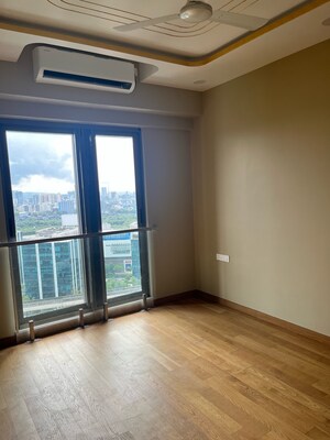 Room in 4 BHK Apartment at Adani Ten BKC, Bandra East – for Rent