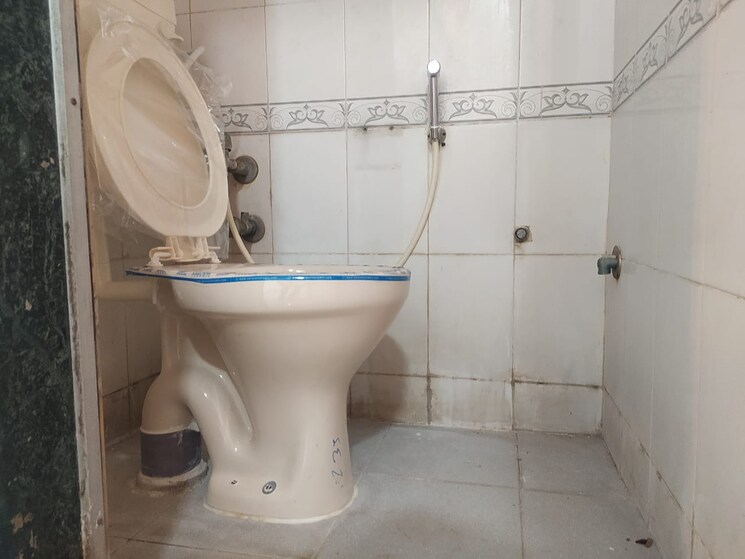 Bathroom, iit-bombay-staff-chs 1 Bedroom 550 Sq.Ft. Apartment In Powai Mumbai 9199396