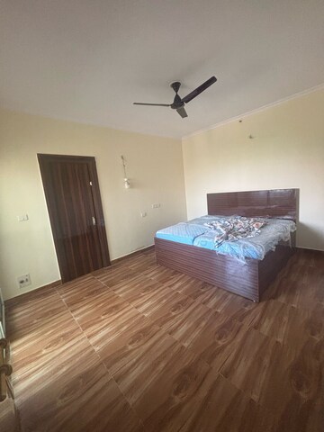 Room in 2 BHK Apartment at JM Florance, Tech Zone 4 Greater Noida – for Sale