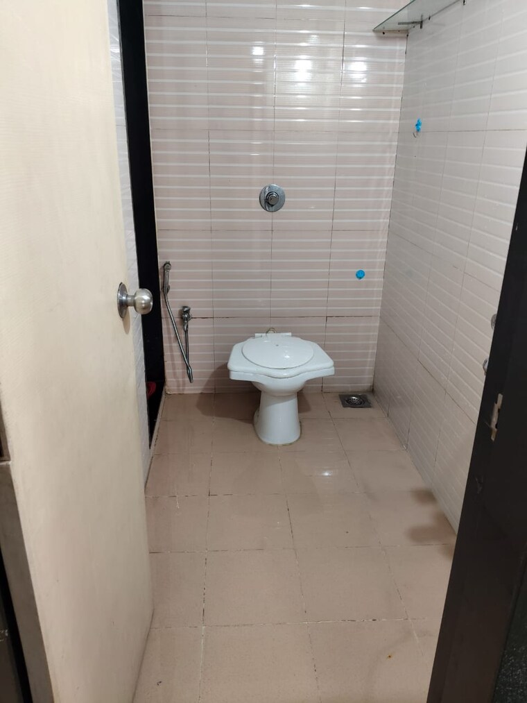 Bathroom, nisarg-hyde-park 2 Bedroom 1200 Sq.Ft. Apartment In Kharghar Navi Mumbai 9199562