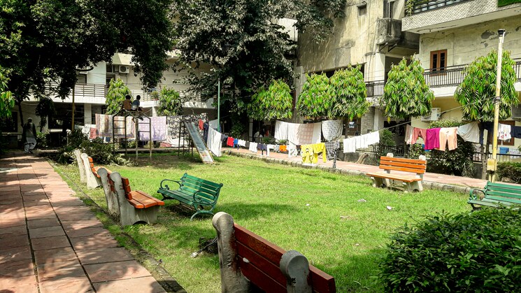 Garden, printers-apartments 2 Bedroom 960 Sq.Ft. Apartment In Rohini Sector 13 Delhi 9199578