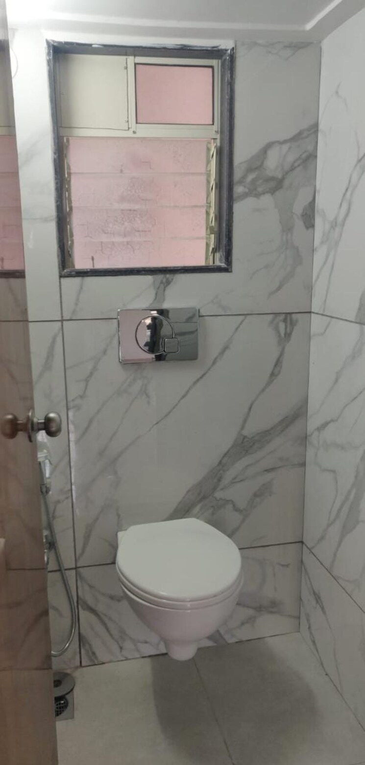 Bathroom, rna-ng-diamond-hill 2 Bedroom 556 Sq.Ft. Apartment In Beverly Park Thane 9199623