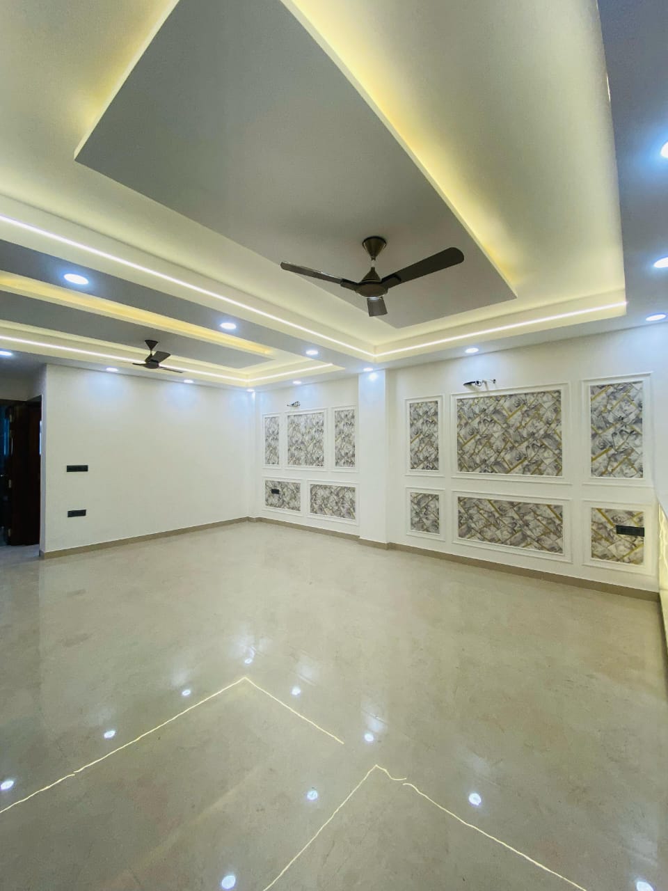 4 BHK + Pooja Room,Servant Room,Study Room,Extra Room Builder Floor For Rent in Green Fields Colony