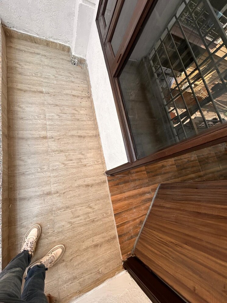 Balcony, chattarpur 2 Bedroom 900 Sq.Ft. Builder Floor In Chattarpur Delhi 9199698