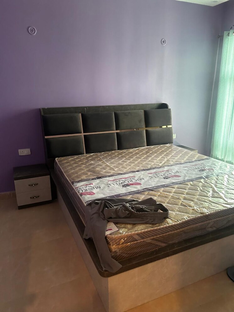 Master Bedroom, gomti nagar 3 Bedroom 2300 Sq.Ft. Apartment In Gomti Nagar Lucknow 9199788