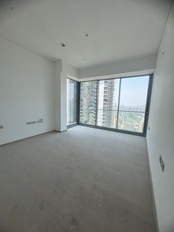 Room in 4 BHK Apartment at Rustomjee Crown, Prabhadevi – for Rent