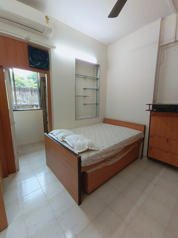 Room in 1 BHK Apartment at Colaba – for Rent