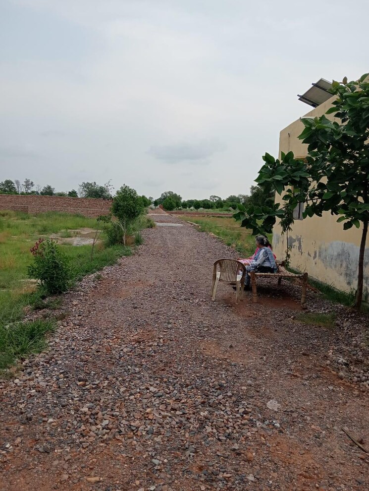 undefined, nh 19  200 Sq.Yd. Plot In Nh 19 Vrindavan 9199893
