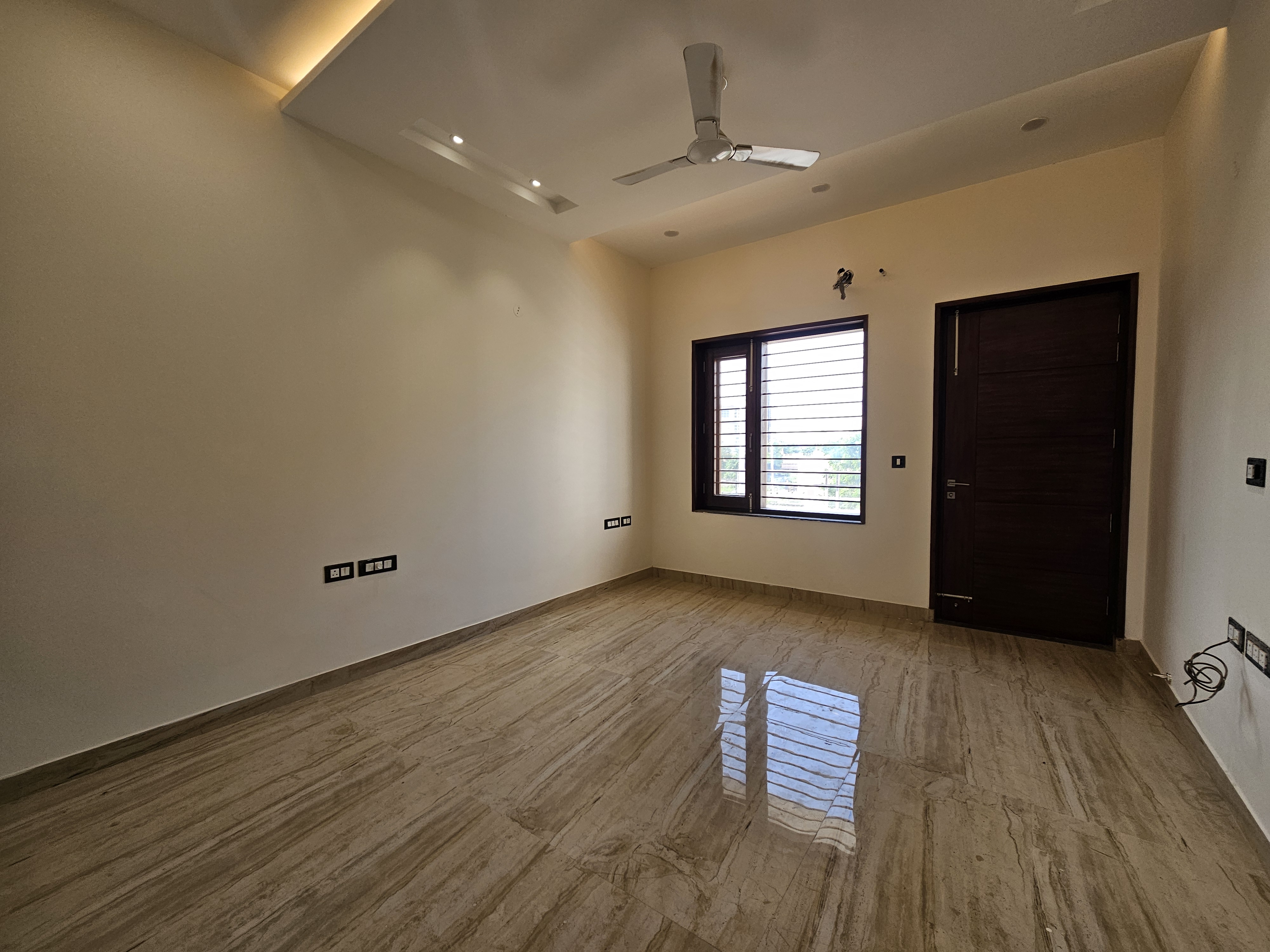 6+ BHK + Pooja Room,Servant Room,Study Room,Extra Room Independent House For Sale in BPTP Parklands
