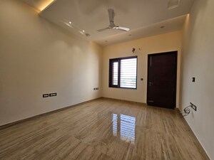 Room in 6+ BHK Independent House at BPTP Parklands, Sector 76 – for Sale