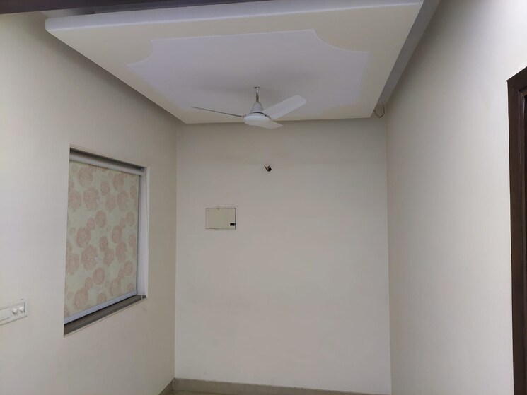 Room, bptp-park-elite-floors 3 Bedroom 1350 Sq.Ft. Independent House In Sector 85 Faridabad 9200082