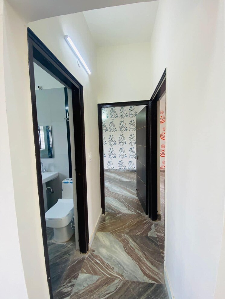 Bathroom, green fields colony 2 Bedroom 150 Sq.Yd. Builder Floor In Green Fields Colony Faridabad 9200015