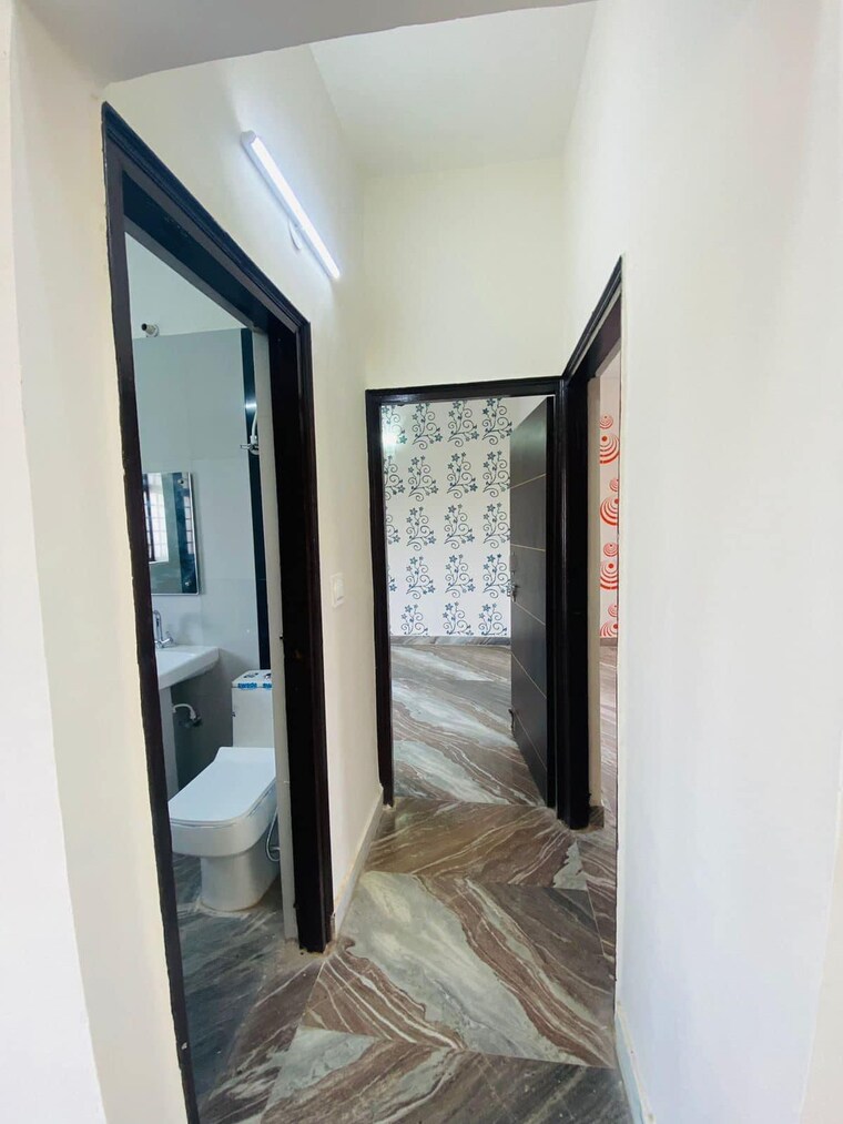 Bathroom, green fields colony 2 Bedroom 150 Sq.Yd. Builder Floor In Green Fields Colony Faridabad 9200015