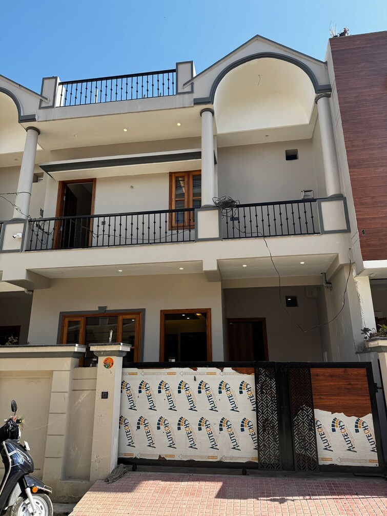 Cover Image, gms road 3 Bedroom 115 Sq.Yd. Apartment In Gms Road Dehradun 9200012