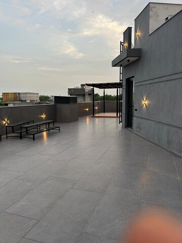 Gym in Studio Builder Floor at Safdarjung Enclave – for Rent