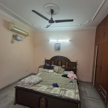 Bedroom in 2 BHK Apartment at Sector 35 – for Rent